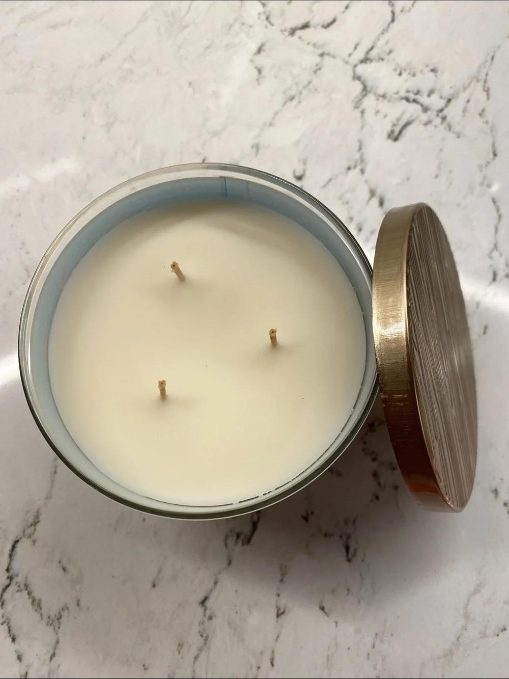Bath & Body Works Winter 3-Wick Candle - Picture 3 of 8